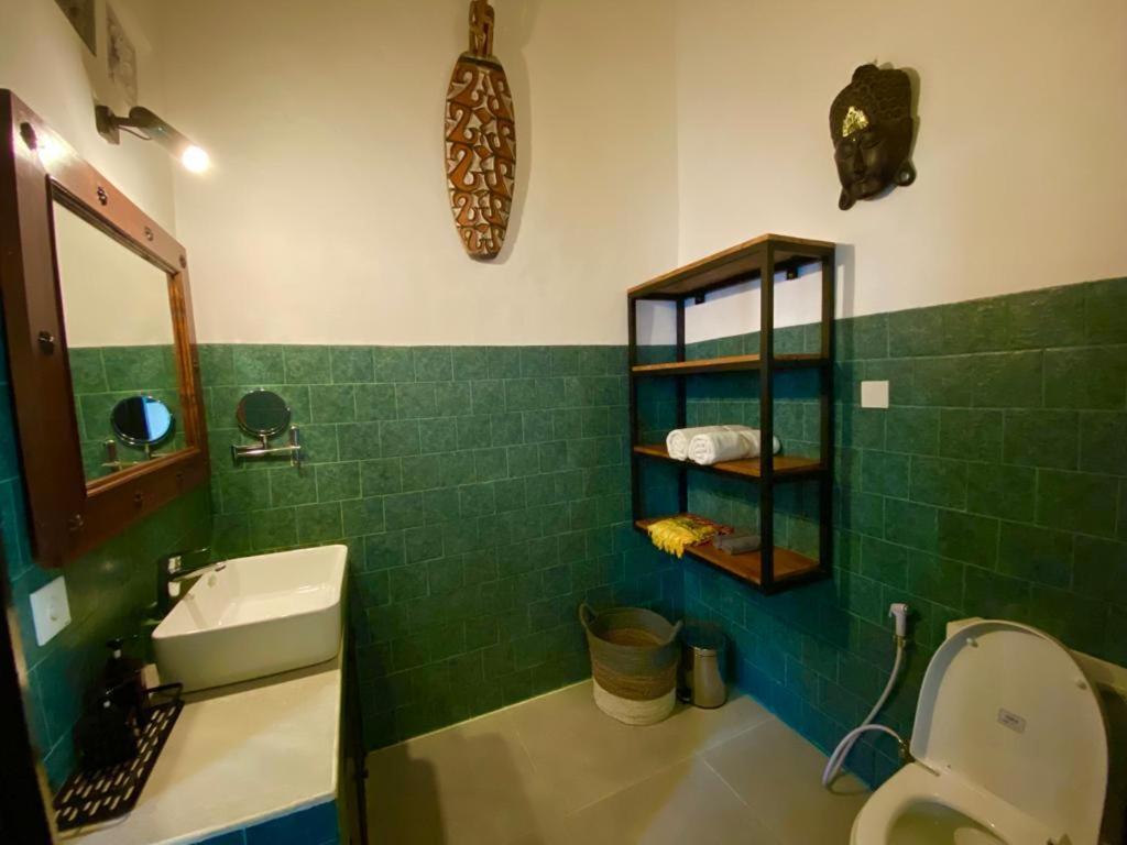 Hotel Puri Ayu à Canggu Extérieur photo