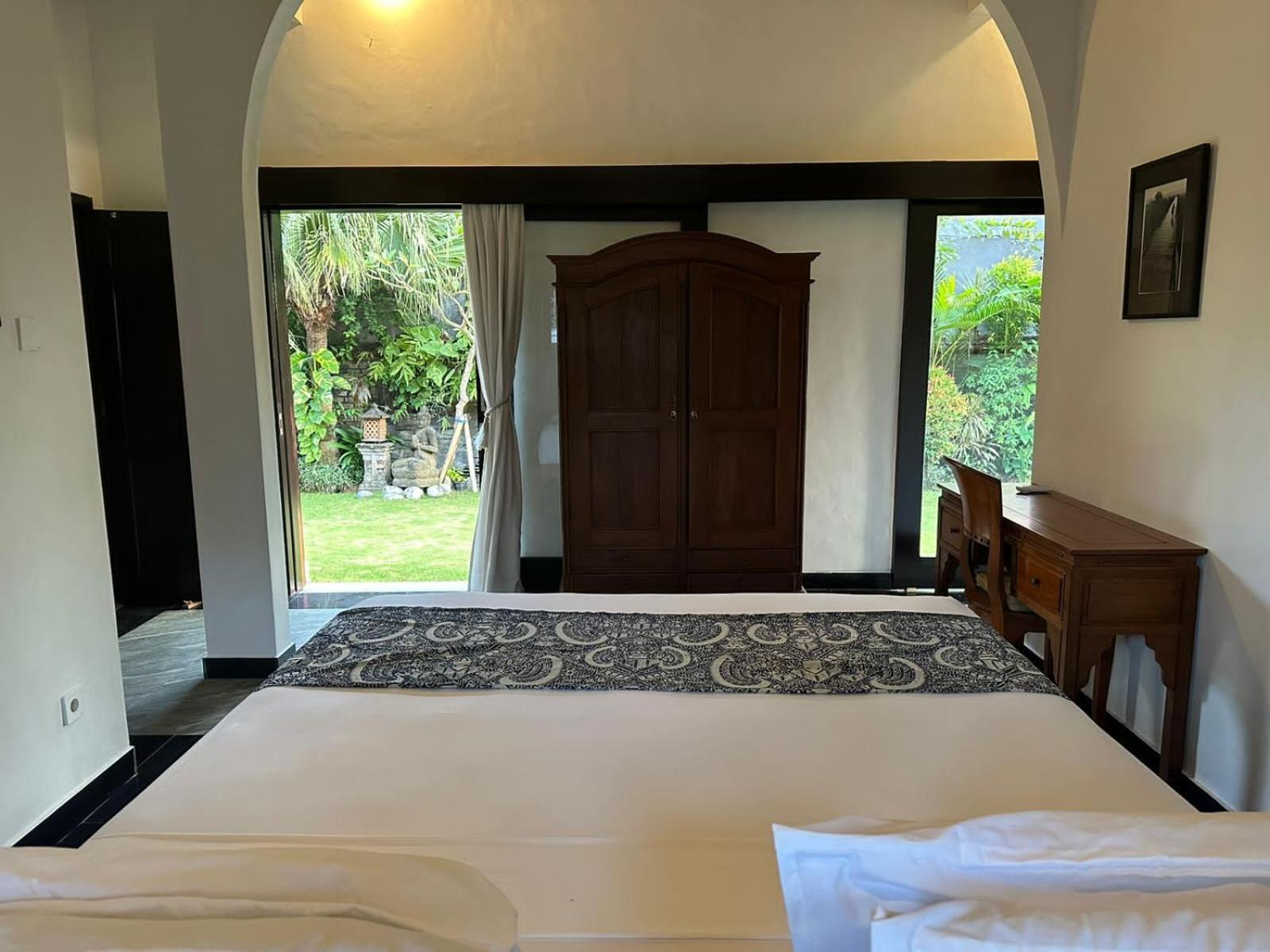 Hotel Puri Ayu à Canggu Extérieur photo