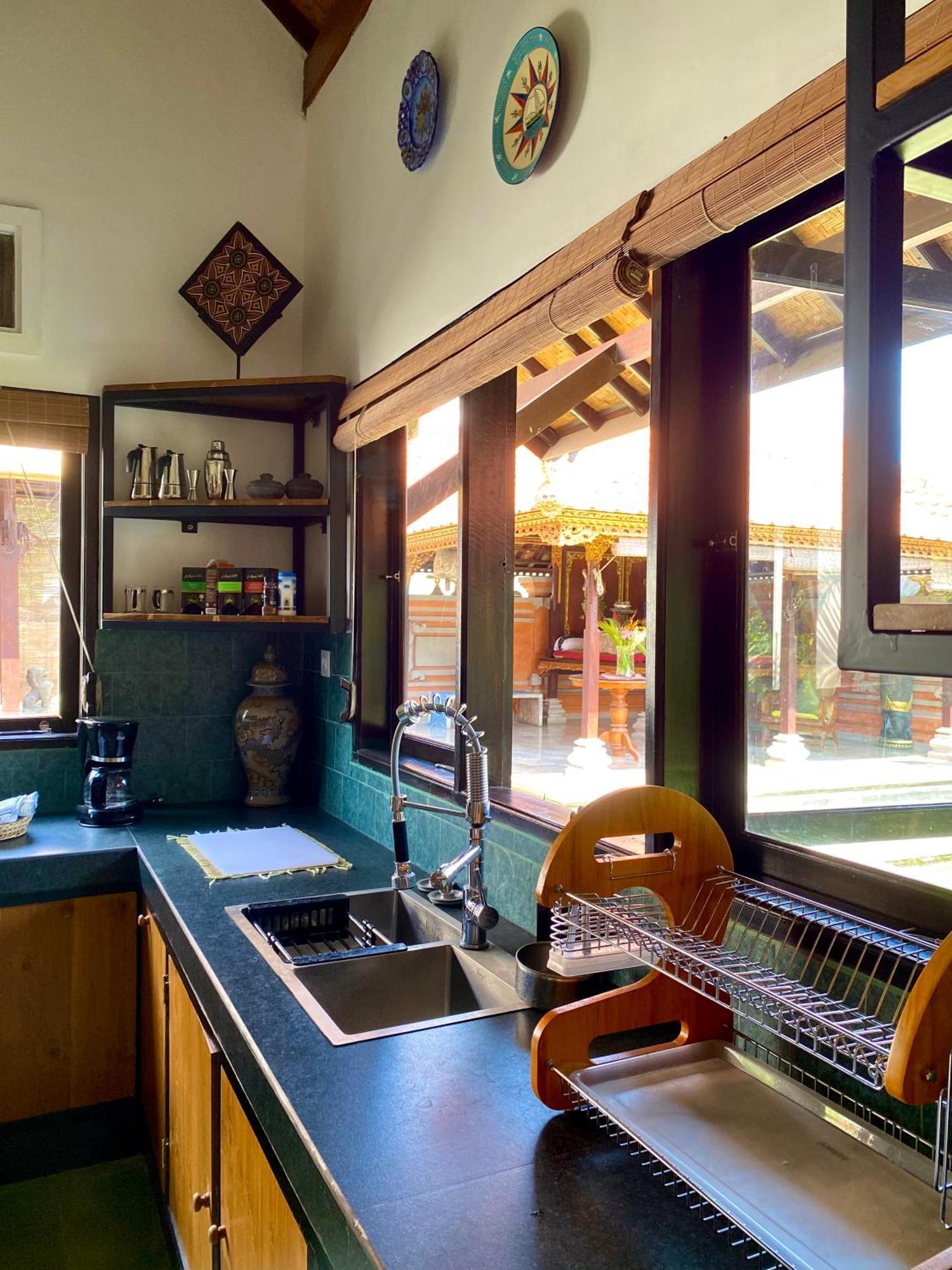 Hotel Puri Ayu à Canggu Extérieur photo