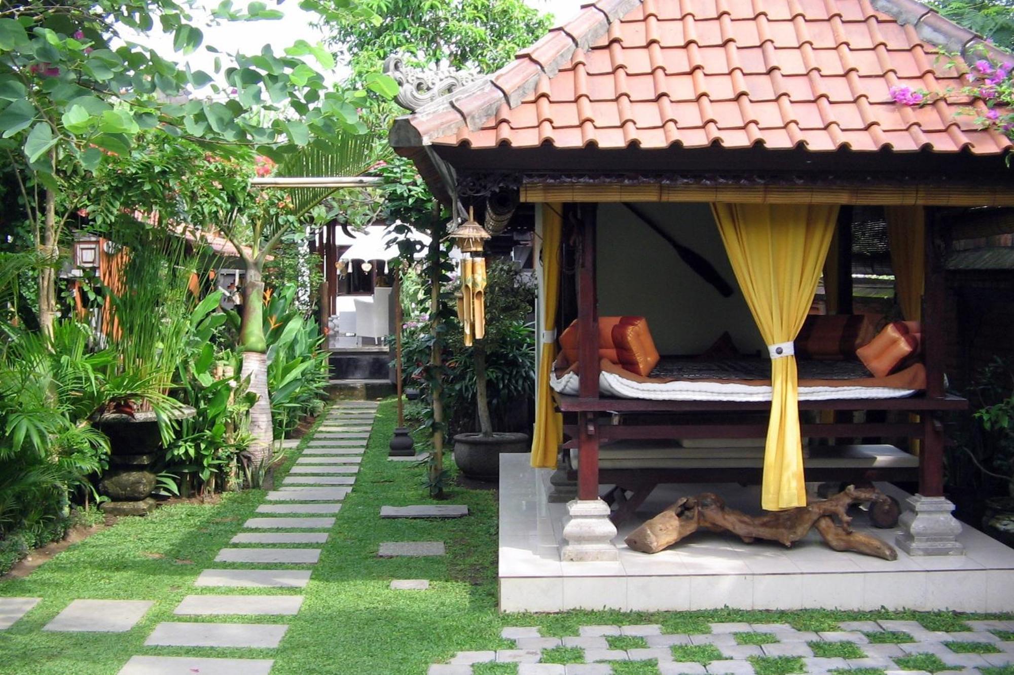 Hotel Puri Ayu à Canggu Extérieur photo