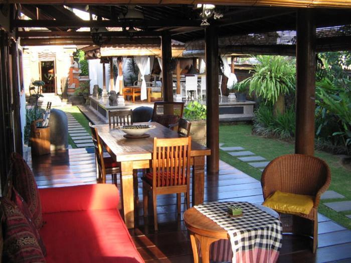 Hotel Puri Ayu à Canggu Extérieur photo