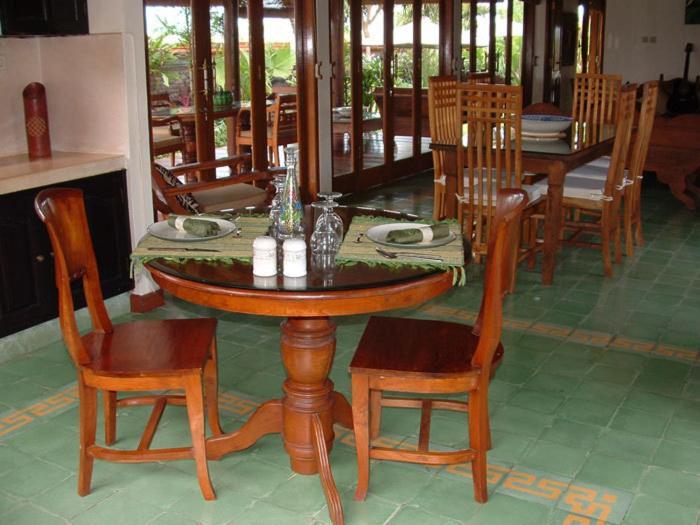 Hotel Puri Ayu à Canggu Extérieur photo