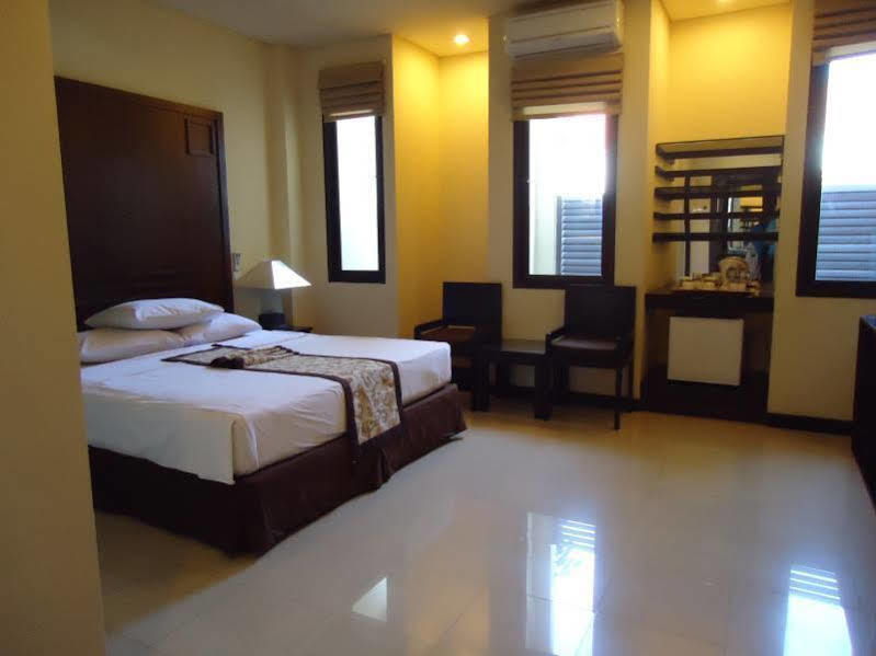Hotel Puri Ayu à Canggu Extérieur photo