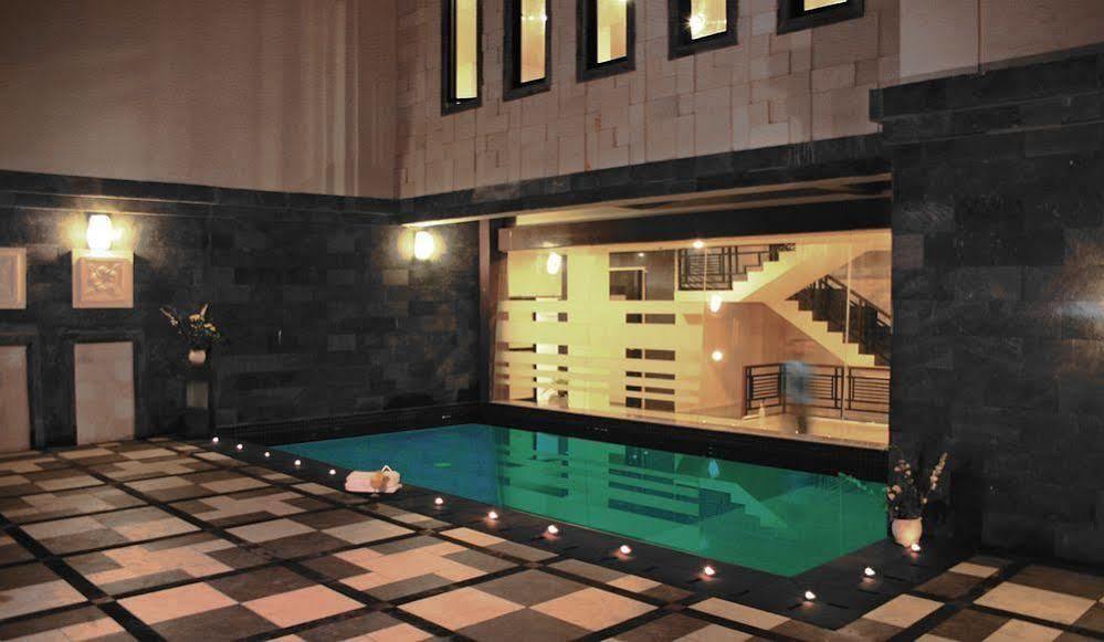Hotel Puri Ayu à Canggu Extérieur photo