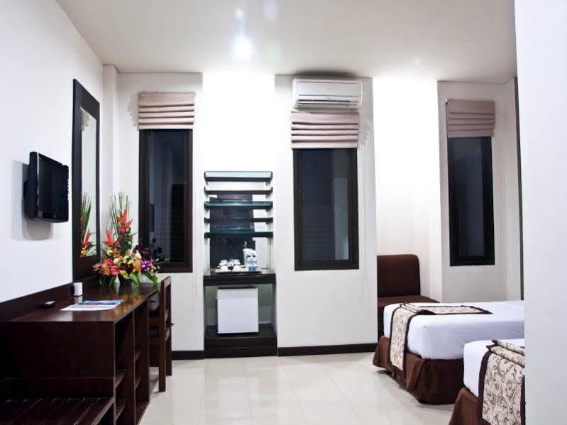Hotel Puri Ayu à Canggu Extérieur photo
